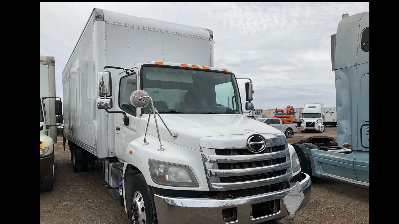 2018 Hino 338  Box Truck Diesel