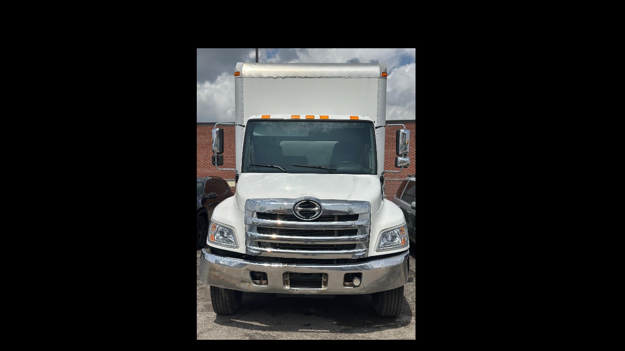 2018 Hino 338  Box Truck Diesel