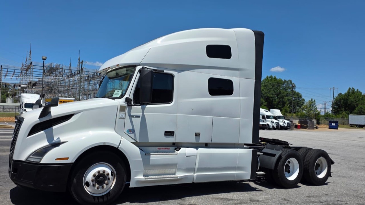 2022 Volvo VNL 760 . Diesel