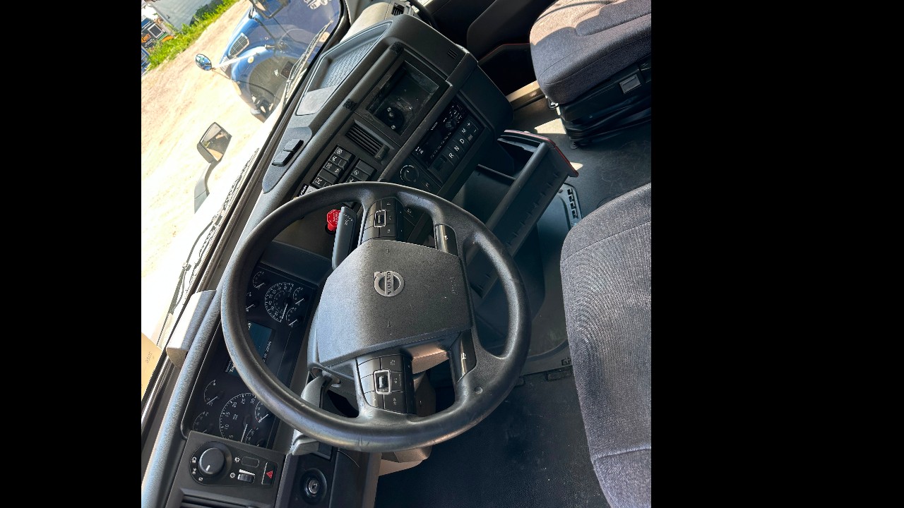 2022 Volvo VNL 760 . Diesel