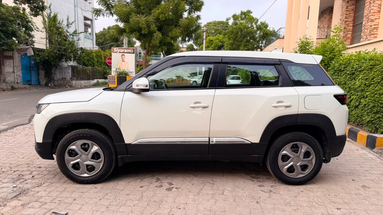 Used 2022 Maruti Suzuki BREZZA Smart Hybrid VXI PETROL/HYBRID