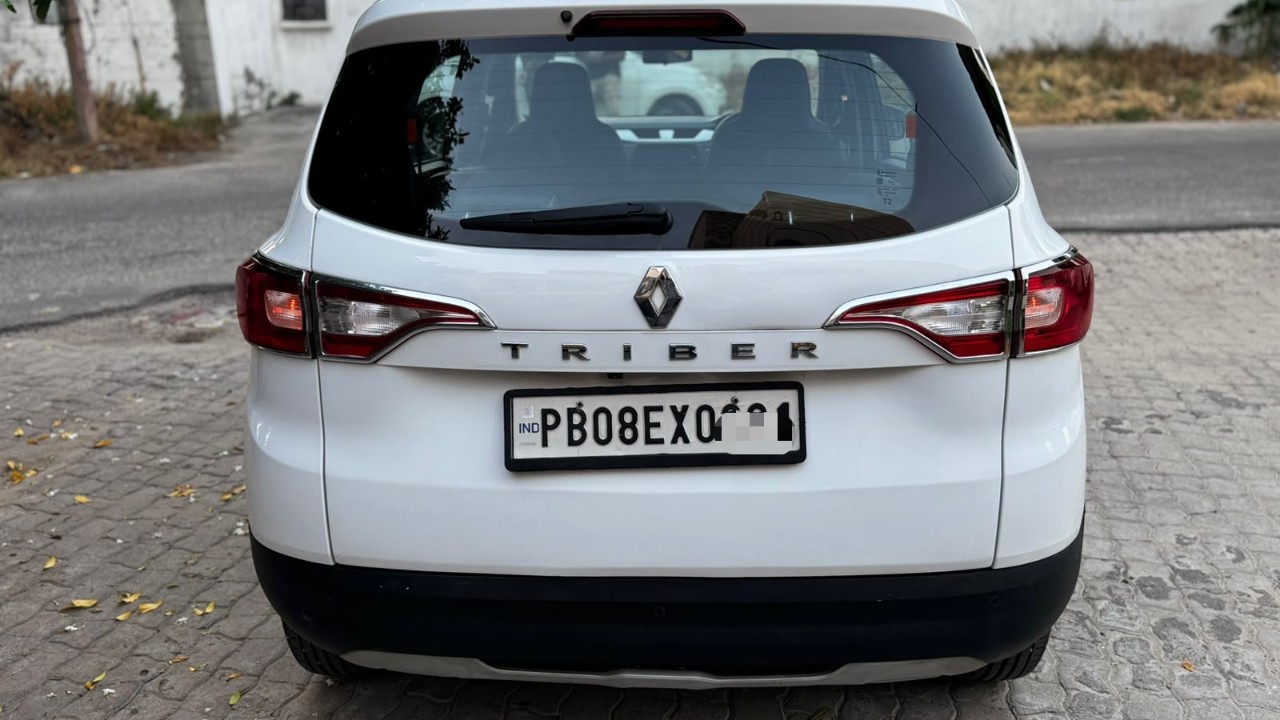 Used 2022 Renault Triber RXZ Petrol