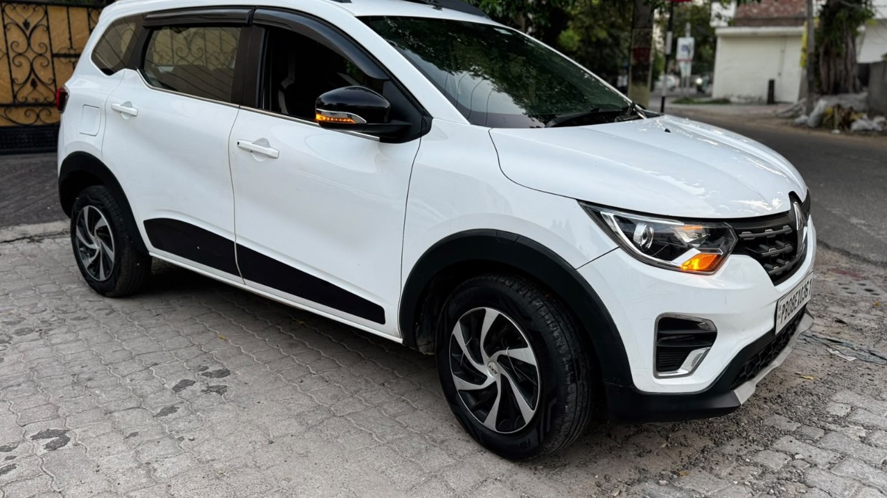 Used 2022 Renault Triber RXZ Petrol