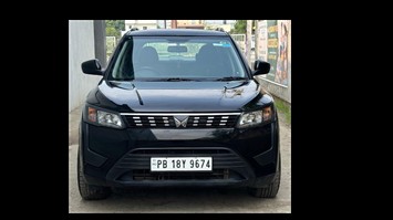 2023 Mahindra XUV300 W6 Diesel